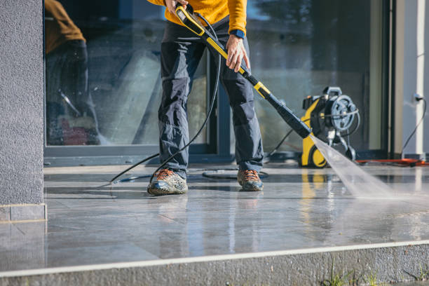 Best Deck Cleaning Services  in Willmar, MN